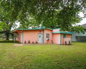 357 County Rd 296 in Bay City, TX - Building Photo - Building Photo