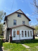 796 Brown St in Akron, OH - Building Photo