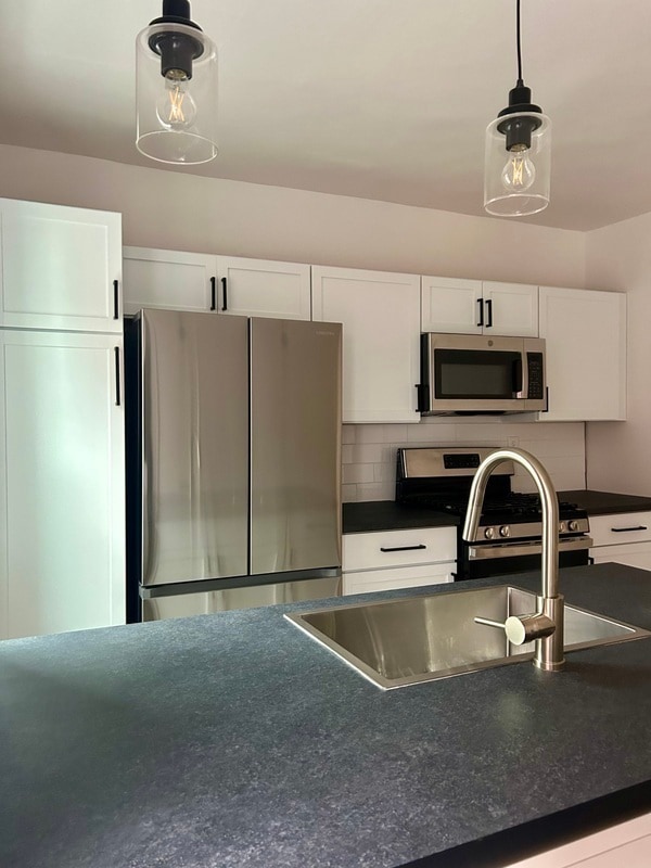 property at 4044 Geneva St