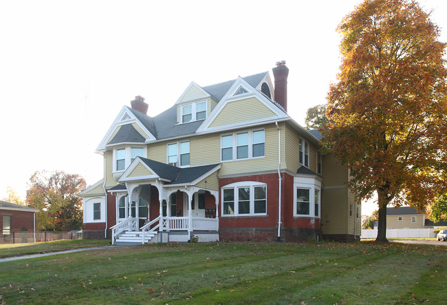 118 Main St in Manchester, CT - Building Photo - Building Photo