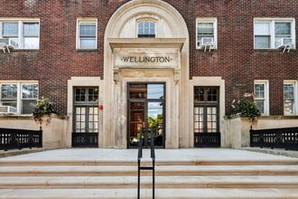 Wellington Apartments in Pittsburgh, PA - Building Photo - Building Photo