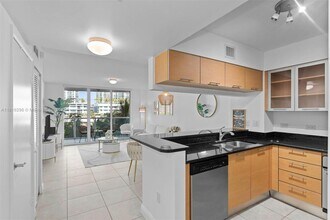 31 SE 5th St, Unit 505 in Miami, FL - Building Photo - Building Photo
