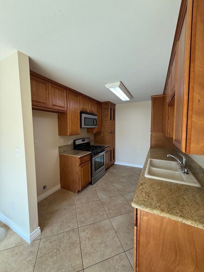 property at 1126 S Clifpark Cir