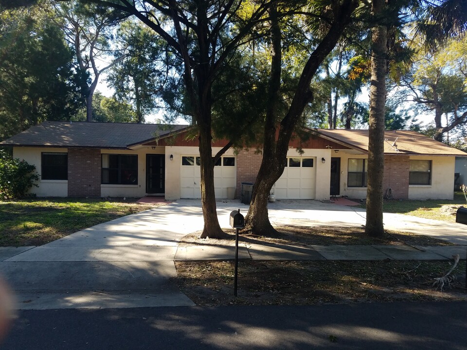 832-834 1st St in Port Orange, FL - Building Photo