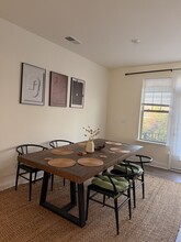 338 Simeon Dr in Charlotte, NC - Foto de edificio - Building Photo