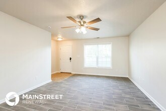 8712 Chetwood Trace Dr in Louisville, KY - Building Photo - Building Photo