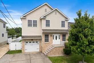 36 Main St in Port Monmouth, NJ - Building Photo - Building Photo