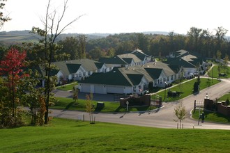 Freedom Crossing Apartments in Freedom, PA - Foto de edificio - Building Photo