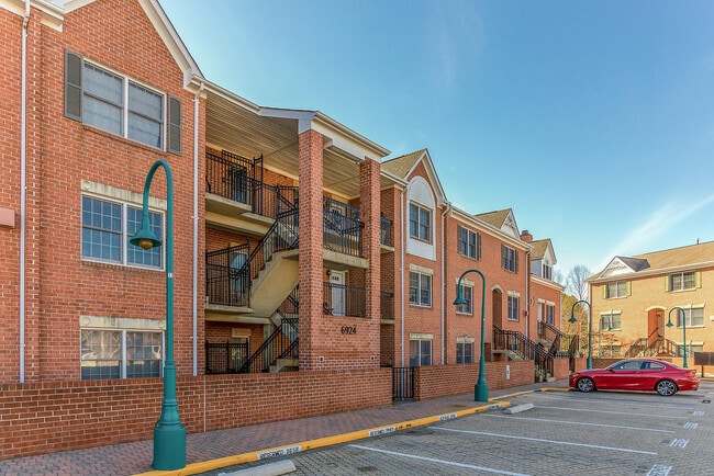 property at 6924 Fairfax Dr