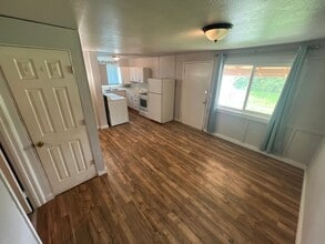 47 N Cleveland Ave in Blackfoot, ID - Building Photo - Building Photo