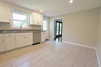 17 Fairview Dr in Westford, MA - Building Photo - Building Photo