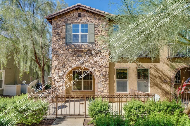 property at 2727 S Equestrian Dr