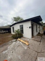 201 McGregor St in Harlingen, TX - Building Photo