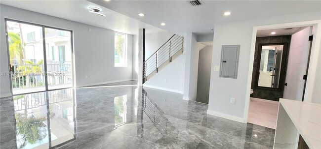2146 Van Buren St in Hollywood, FL - Building Photo - Building Photo
