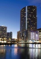 200 S Biscayne Blvd in Miami, FL - Building Photo