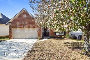 2136 Parsons Dr in Moody, AL - Building Photo