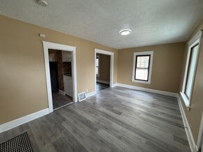 1915 11th St in Moline, IL - Building Photo - Building Photo