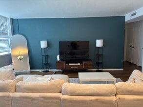 6301 N Sheridan Rd, Unit 12N in Chicago, IL - Foto de edificio - Building Photo