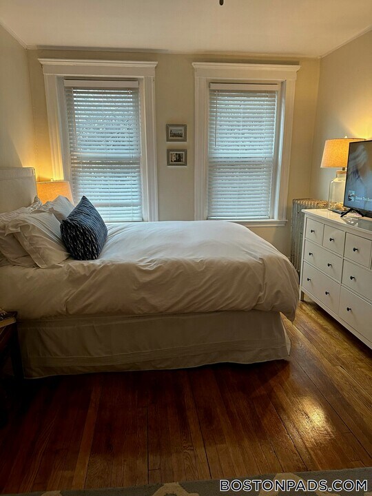 110 Brainerd Rd in Boston, MA - Building Photo