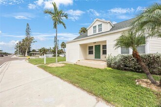 15565 Gulf Blvd in Redington Beach, FL - Building Photo - Building Photo