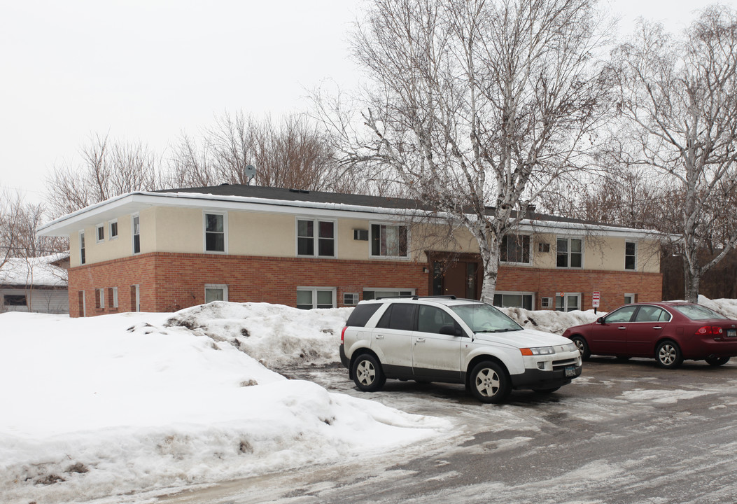 5101 Horizon Dr in Fridley, MN - Building Photo