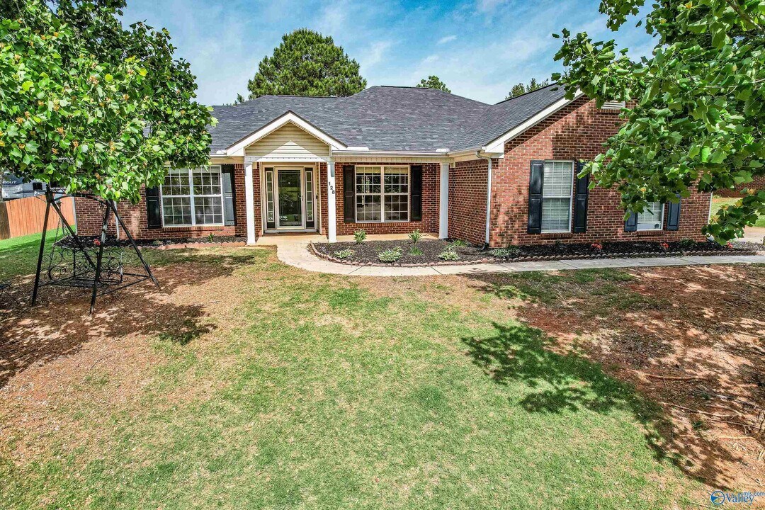 128 Wilder Dr in Harvest, AL - Building Photo