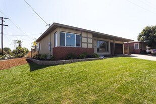 6467 Richard St in San Diego, CA - Building Photo