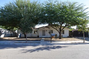 256 Yale Ave in El Paso, TX - Building Photo