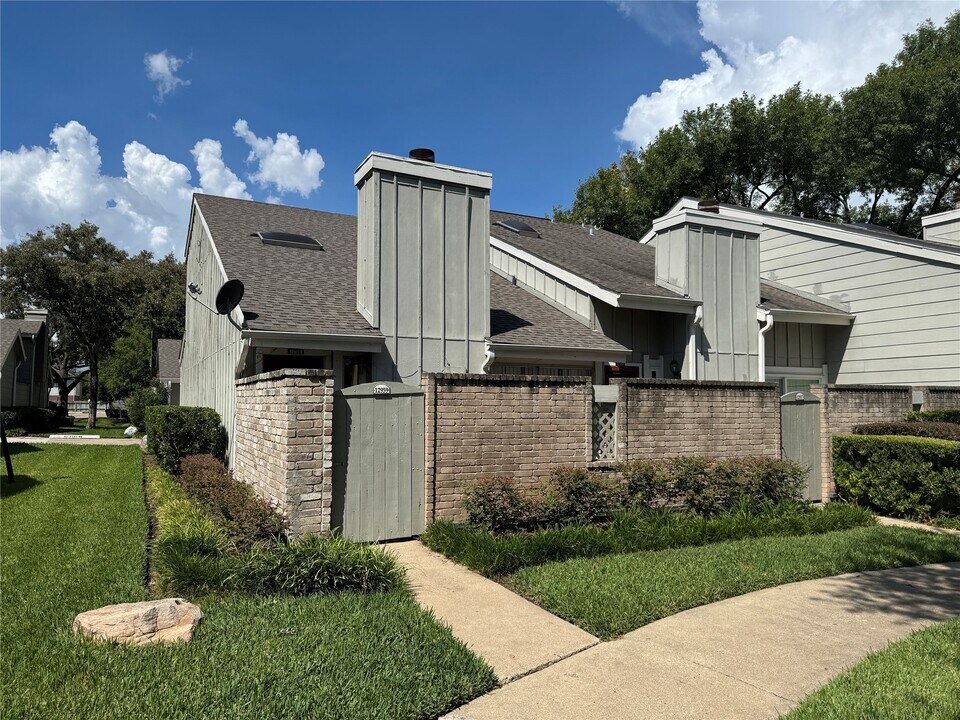 12959 Wirevine Ln in Houston, TX - Building Photo