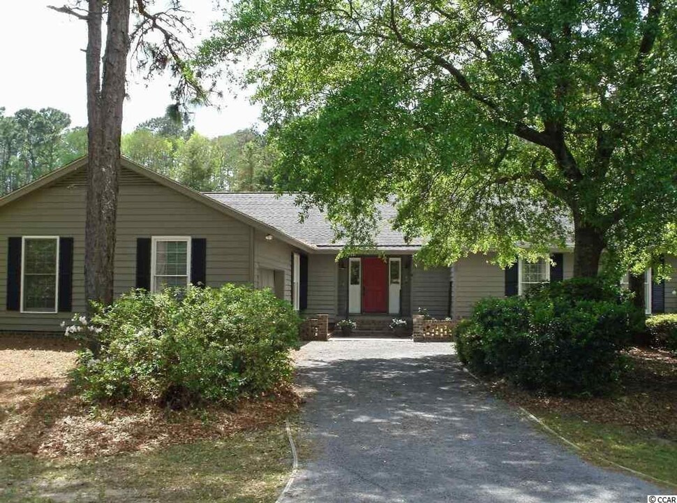 391 Oleander Dr in Pawleys Island, SC - Building Photo