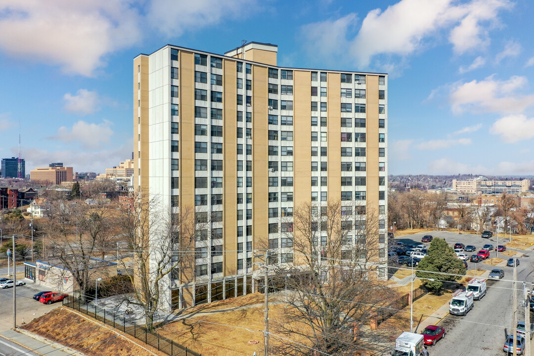 Jackson Tower in Omaha, NE - Building Photo