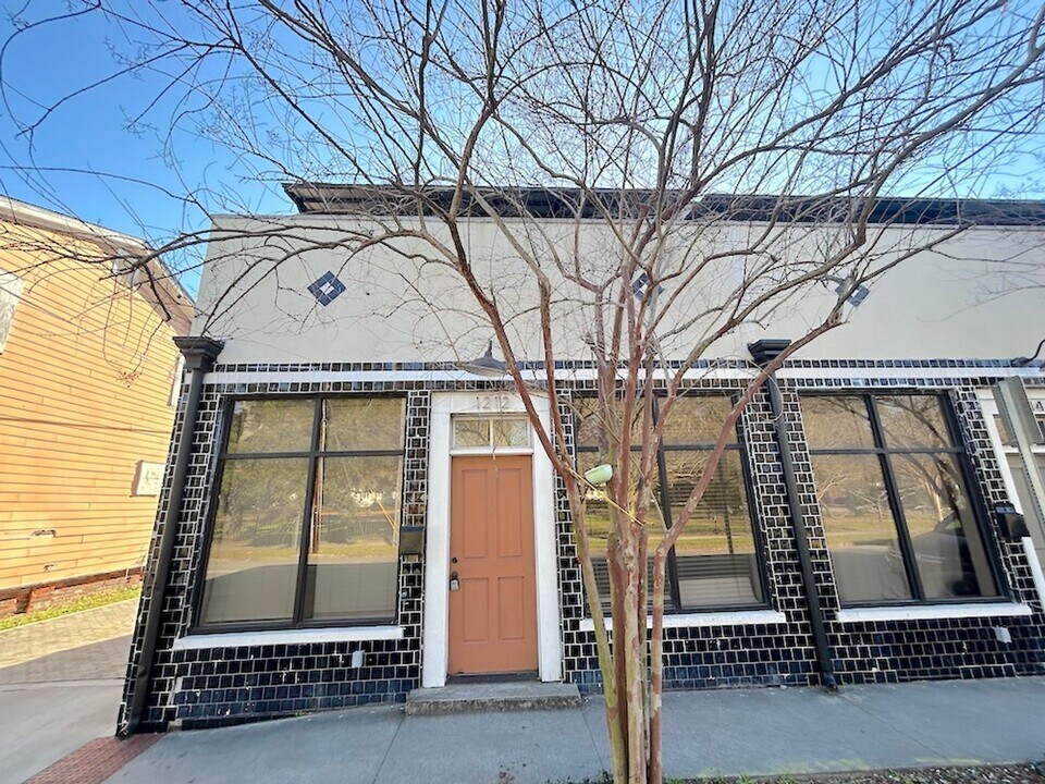 1212 E Broad St in Savannah, GA - Building Photo