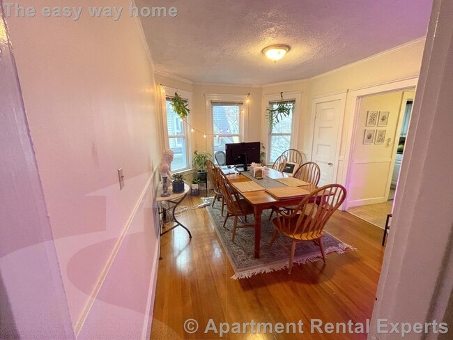 18 Sanborn Ave in Somerville, MA - Building Photo - Building Photo