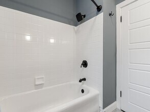 7649 S Yates Blvd in Chicago, IL - Building Photo - Building Photo