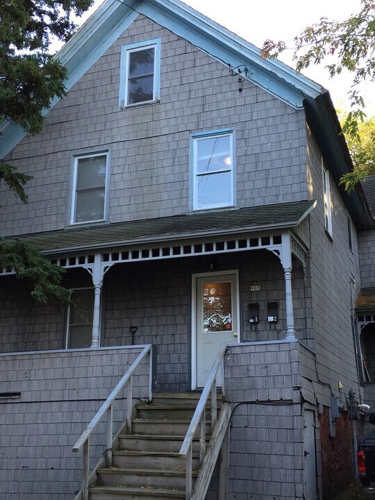 905 Ruby Ave in Houghton, MI - Building Photo