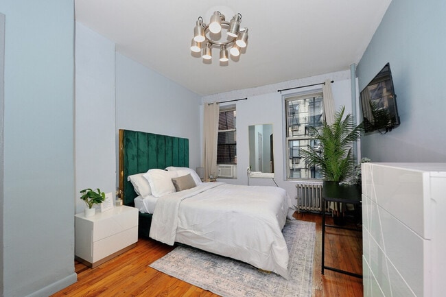 165 E 89th St in New York, NY - Building Photo - Building Photo