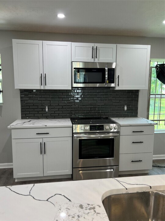 10525 Fairland Dr in Houston, TX - Building Photo