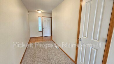 7025 Stourbridge Pl NE in Bremerton, WA - Building Photo - Building Photo