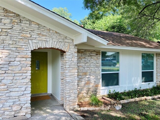6109 Glen Meadow Dr in Austin, TX - Building Photo - Building Photo
