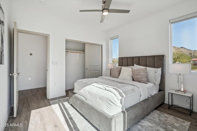 2121 E Voltaire Ave in Phoenix, AZ - Building Photo - Building Photo