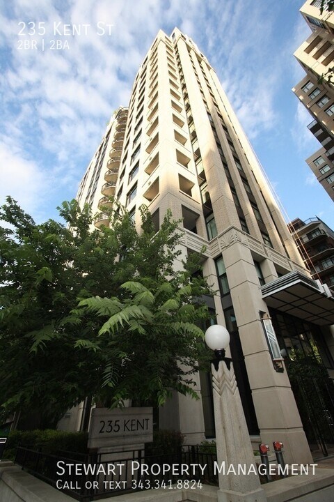 235 Kent St in Ottawa, ON - Building Photo