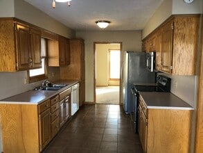 1902 Blue Sage Dr in Papillion, NE - Building Photo - Building Photo