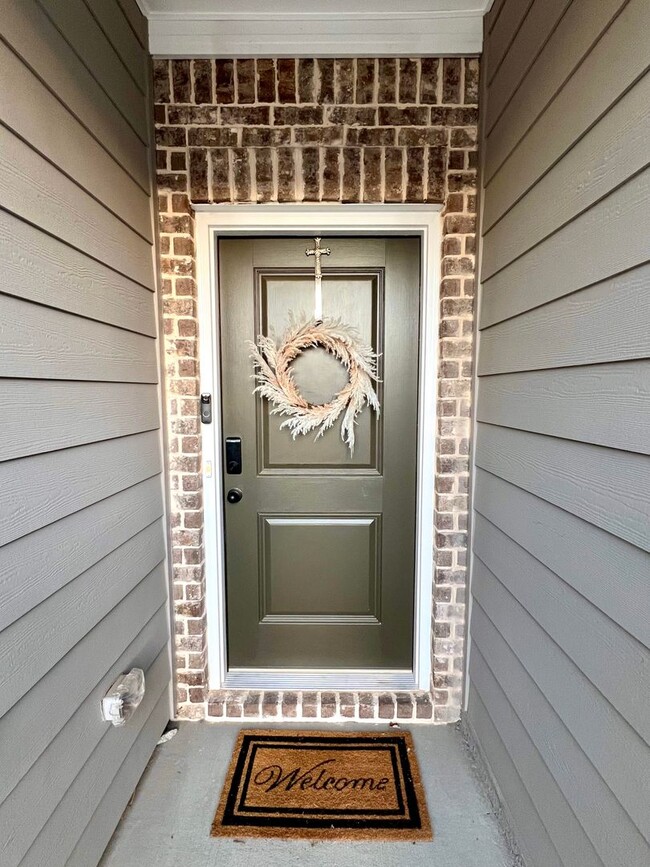 4671 Fullerton Dr in Oakwood, GA - Building Photo - Building Photo