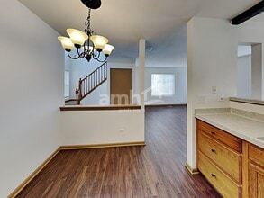 544 Springwood Dr in Joliet, IL - Foto de edificio - Building Photo