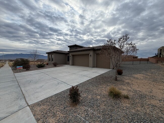 6408 Papagayo Rd NW in Albuquerque, NM - Foto de edificio - Building Photo