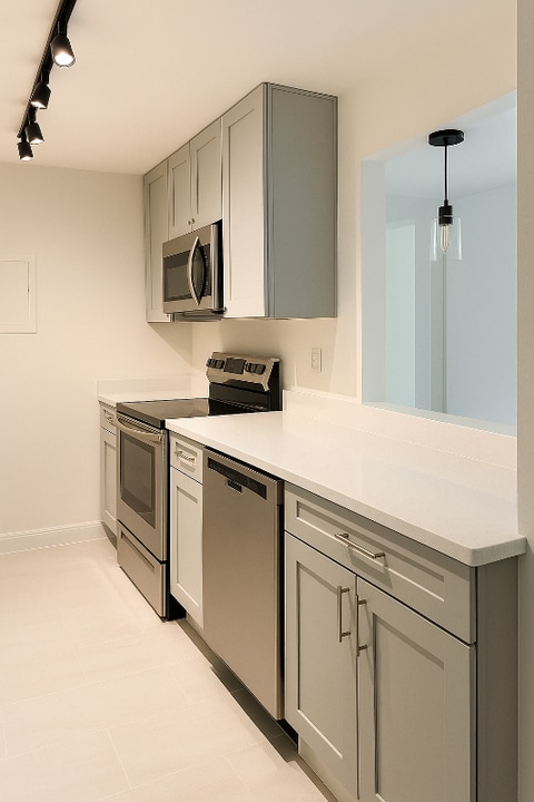 187 Lakeview Dr in Weston, FL - Foto de edificio