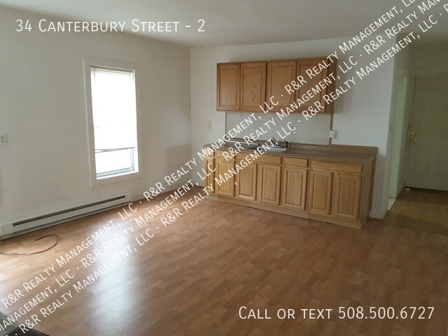 34 Canterbury St in Worcester, MA - Building Photo - Building Photo