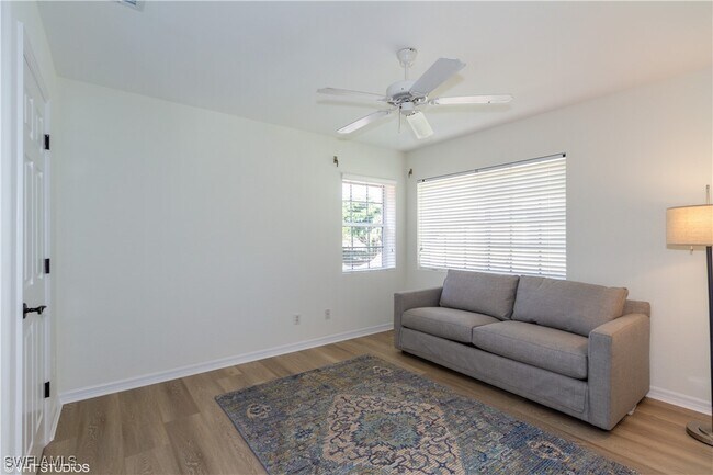 8924 Ventura Way in Naples, FL - Foto de edificio - Building Photo