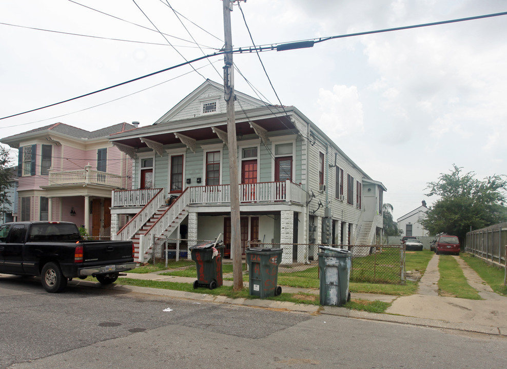 124-126 N Genois St in New Orleans, LA - Building Photo