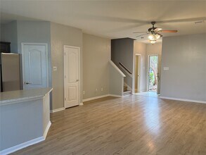 8131 Montague Manor Ln in Houston, TX - Building Photo - Building Photo